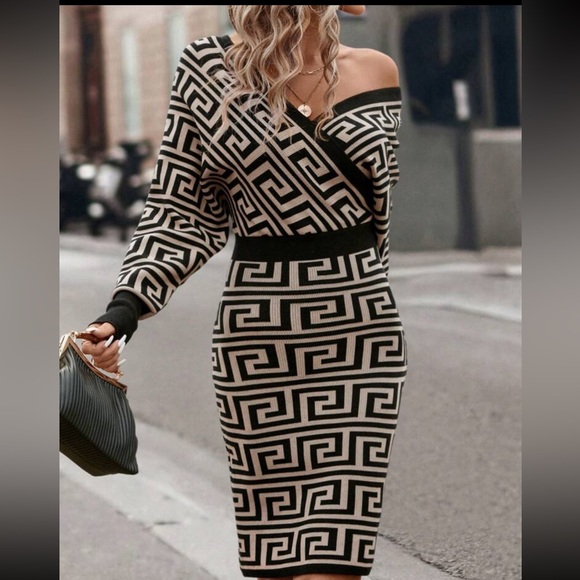 Classic Cozy Abstract Print Surplice Neck Batwing Sleeve Sweater Dress - Picture 3 of 5